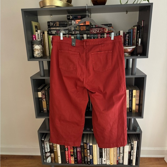 Size 20 Torrid crop wide leg stretch twill high rise patch pocket pants - Picture 4 of 5